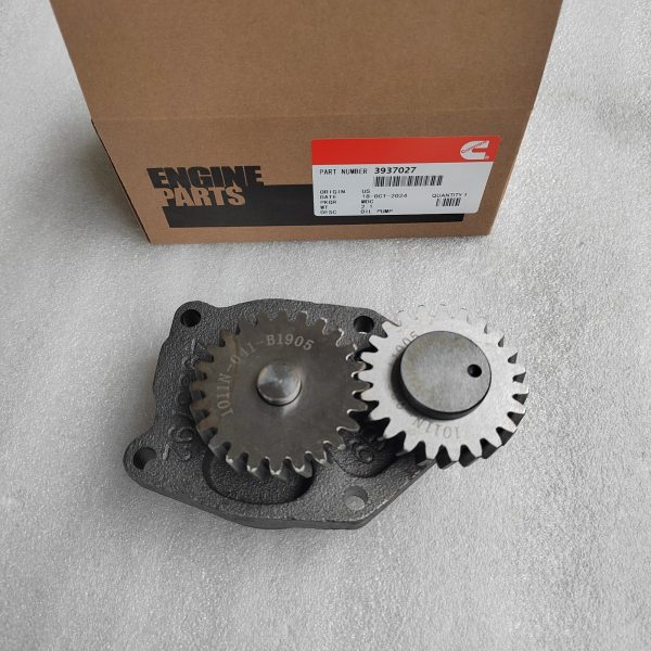 3937027  OIL PUMP