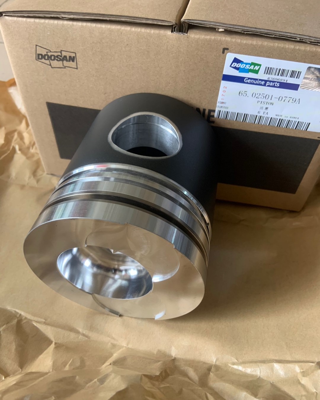 65.02501-0779A PISTON DOOSAN