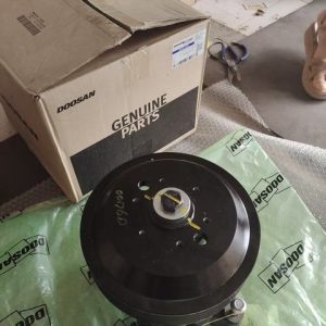 110412-00076D  FAN MOUNTING BRACKET  DOOSAN DEVELON