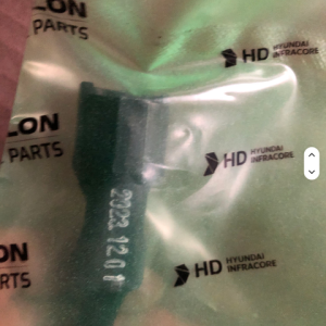 65.27103-7002D    SENSOR,TACHOMETER DL06    DOOSAN DEVELON HYUNDAI