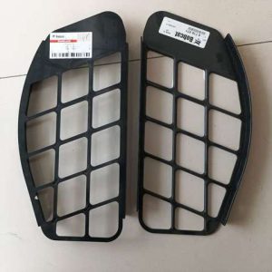6716571    SIDE GRILL LOUVER (LH)     DOOSAN DEVELON HYUNDAI