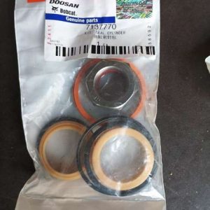 7137770    CYLINDER SEAL KIT     DOOSAN DEVELON HYUNDAI
