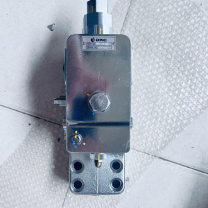 410114-00311    VALVE,LOCK     DOOSAN DEVELON HYUNDAI