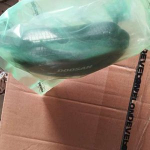 500119-00845 GLASS  DOOSAN DEVELON