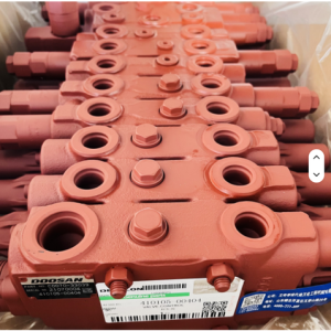 410105-00404 MAIN CONTROL VALVE  DOOSAN DEVELON