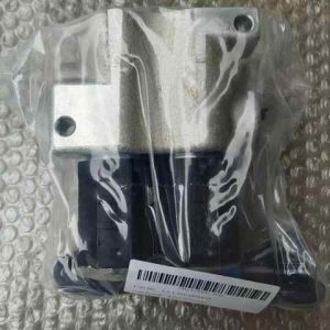 410135-02043  VALVE  DOOSAN DEVELON