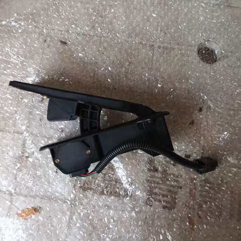 220105-00580 ACCELERATOR PEDAL DOOSAN DEVELON HYUNDAI