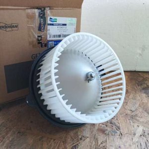 K1040112 MOTOR,BLOWER;24V DOOSAN DEVELON