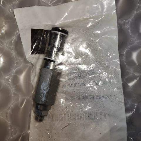 7219324 RELIEF VALVE BOBCAT DEVELON HYUNDAI