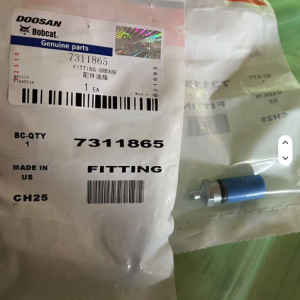 7311865    GREASE FITTING     BOBCAT DEVELON HYUNDAI