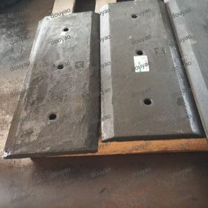 250201-00889A WEAR PLATE DOOSAN DEVELON HYUNDAI