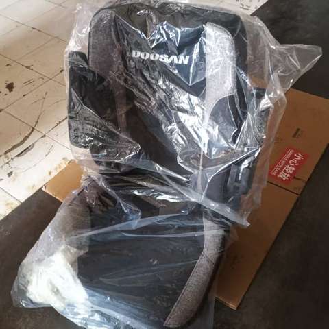 220110-00029E SEAT,OPERATOR DOOSAN DEVELON