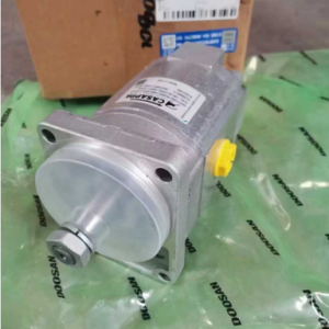 K1057295    MOTOR,FAN DX300-7    DOOSAN DEVELON HYUNDAI