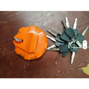 110508-14949A    FUEL TANK CAP WITH KEY     DOOSAN DEVELON HYUNDAI