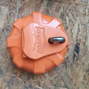 110508-14949a-fuel-cap-doosan-develon