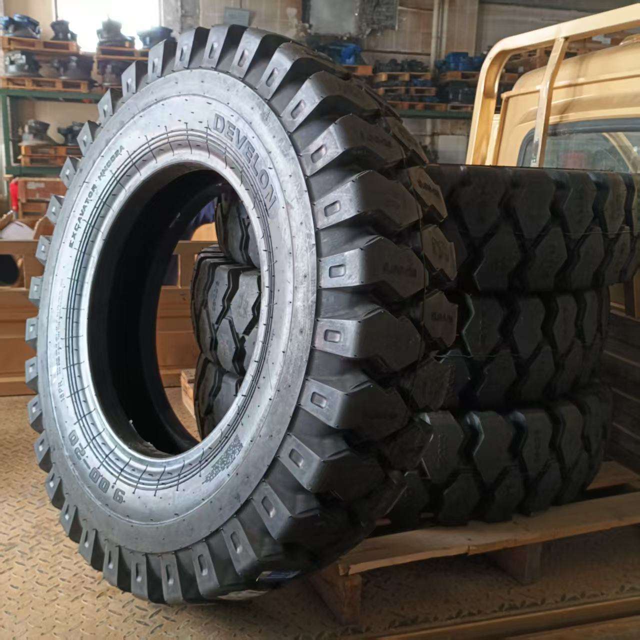 900138-01134 TIRE (WHEEL EXCAVATOR TIRE) DX150W-9C DOOSAN DEVELON