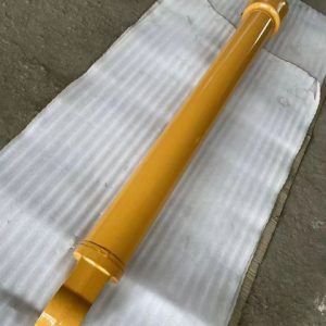 1Y1-33600  ARM CYLINDER ASSY R385-9 HYUNDAI