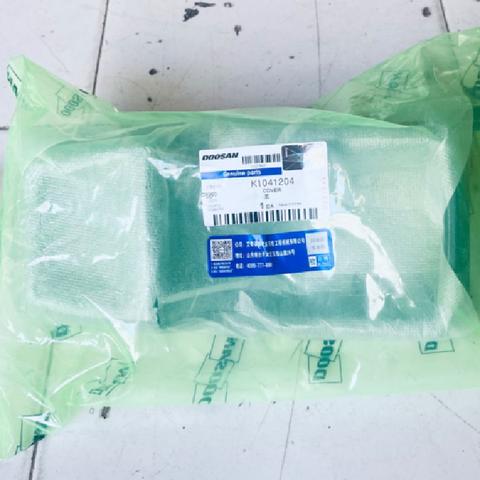 K1041204 COVER DOOSAN DEVELON