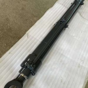 400305-00055E  BOOM CYLINDER DX340 DOOSAN DEVELON