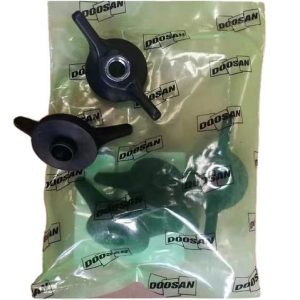 121-00078     NUT, WING     DOOSAN DEVELON