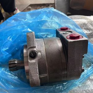 6682034  HYDRAULIC DRIVE MOTOR  DOOSAN DEVELON