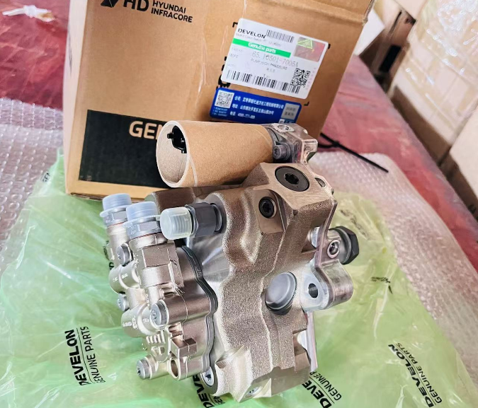 65.10501-7005A HIGH PRESSURE FUEL PUMP DOOSAN DEVELON